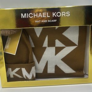 NIB Michael Kors Cable Knit Scarf And Hat Set Camel/Brown Retail $98 NEW